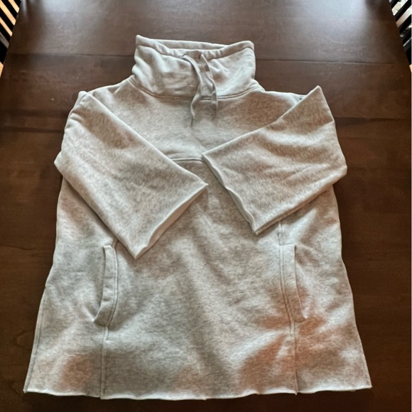 UGG Light Heather Gray Astrid Poncho - Like New Condition - XS/S - Picture 4 of 13